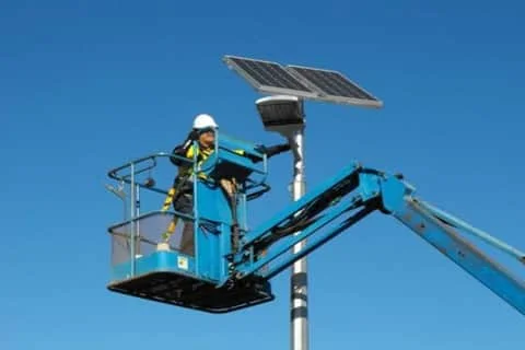 Solar sokak lambası onarımı
