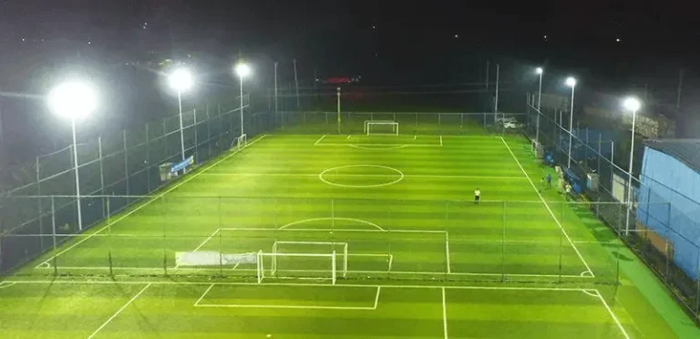 Futbol sahası için LED projektörler